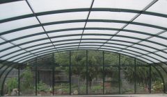 Mögliche Aufteilung der Verglasungsarten Dach 10mm Doppelstegplatte Seiten und Wände in 4mm Polycarbonat Klarglas